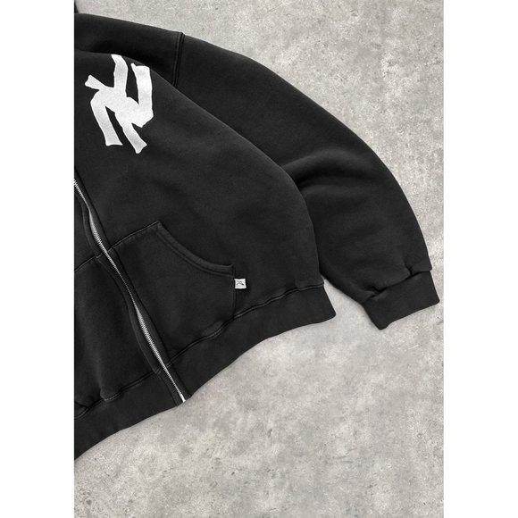 NEW AKIMBO x TYRELL WINSTON "NY NOODLE" BLACK ZIP-UP HOODIE - Picture 2 of 3